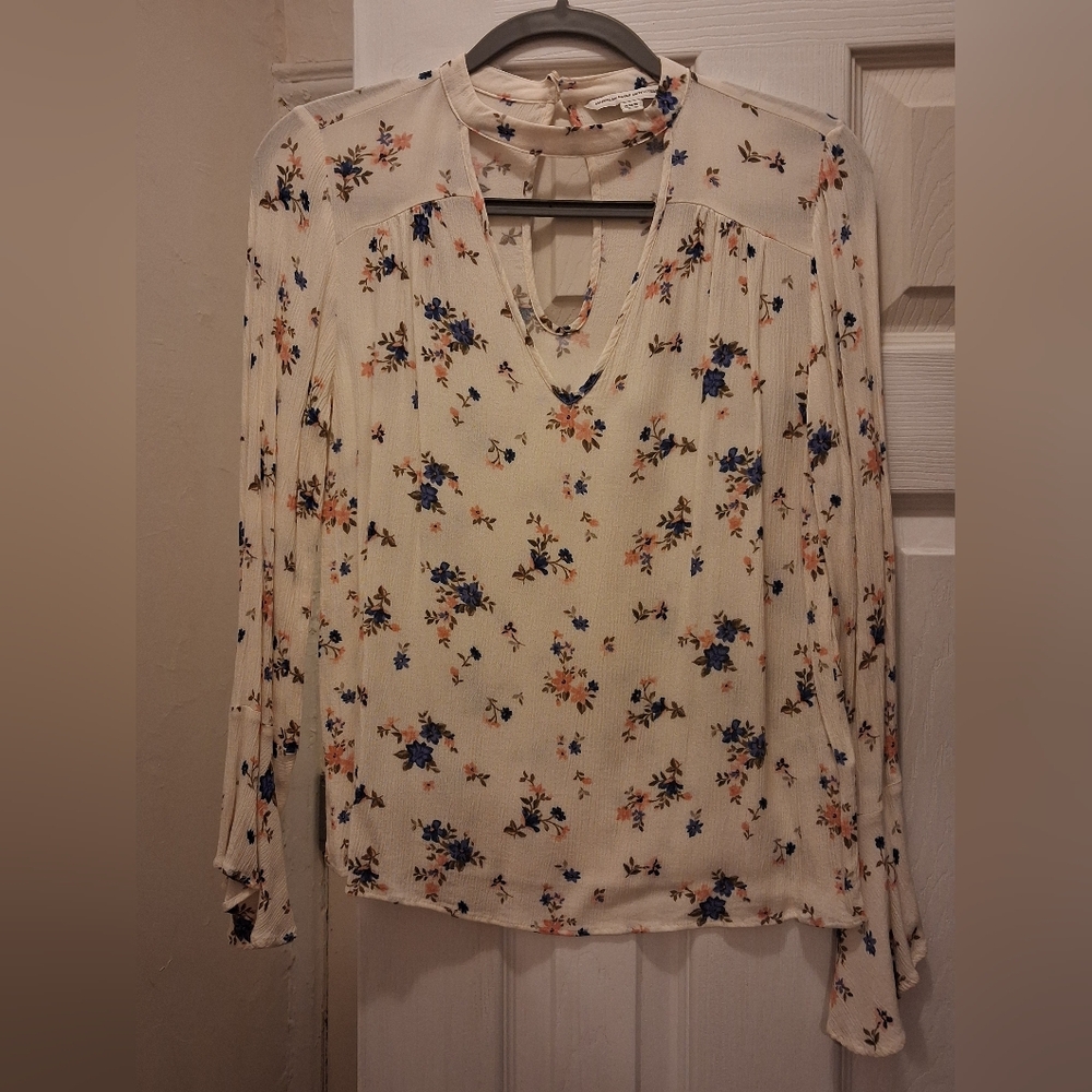 American Eagle Outfitters Cream Floral Keyhole Long Sleeve Blouse